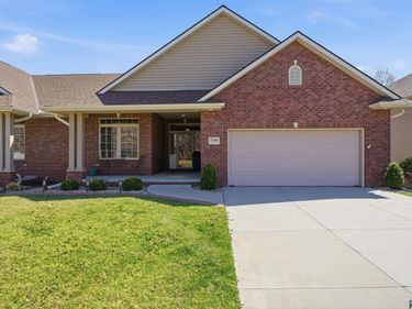 7548 Kentwell Lane, Lincoln, NE 68516