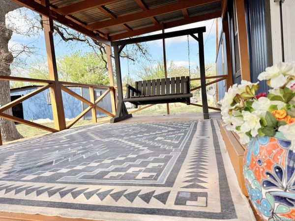 721 Oak Dr, Bandera, TX 78003