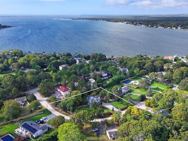 3 Jefferson Ave. , East Quogue, NY 11946