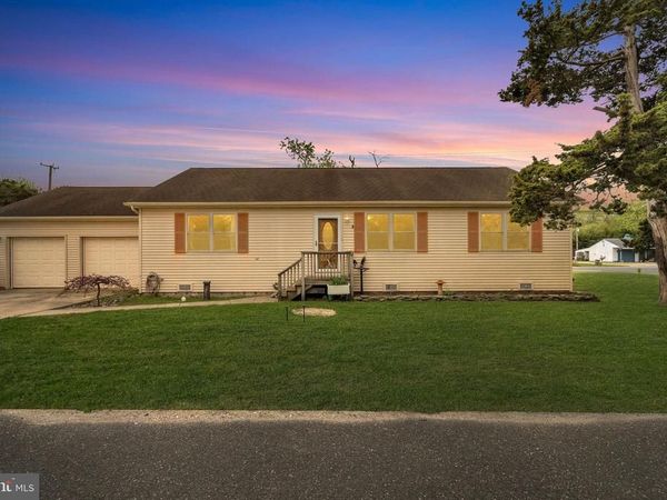 110 S 10TH STREET, DEL HAVEN, NJ 08251