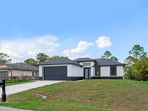 1113 Enrique ST E, LEHIGH ACRES, FL 33974