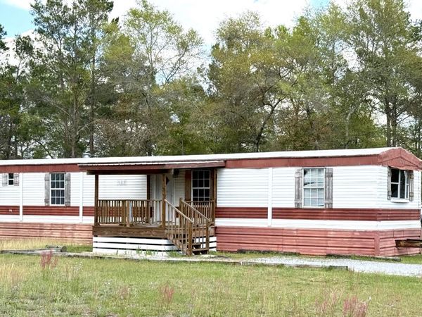 241 Leonardo Lane, Defuniak Springs, FL 32433