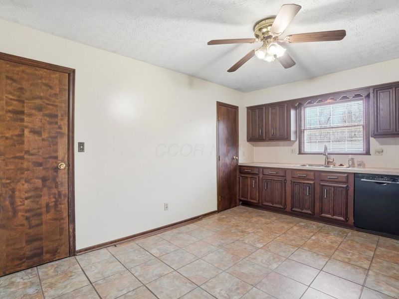 6395 Royalton Drive, Galloway, OH 43119 Photo 5