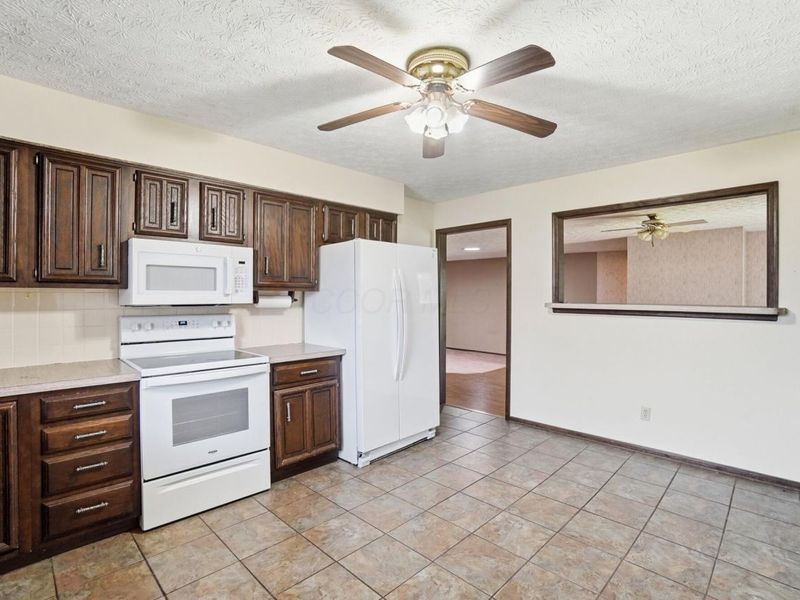 6395 Royalton Drive, Galloway, OH 43119 Photo 7