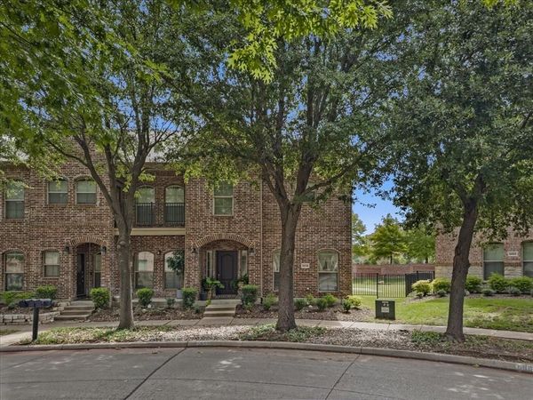 5534 Grosseto Drive, Frisco, TX 75034