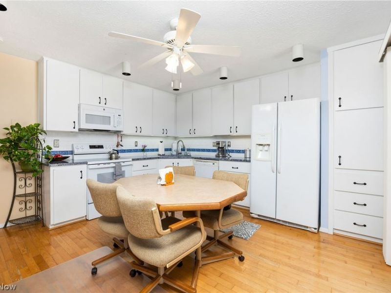 10806 Meadow Trail, Strongsville, OH 44149 Photo 10