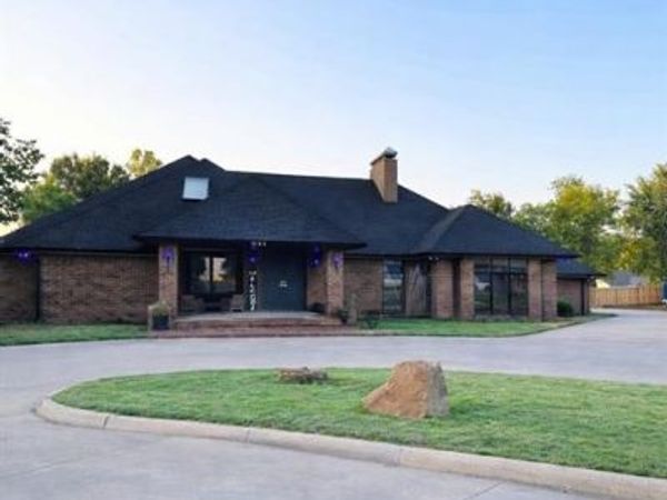 1105 SE Heritage Drive, El Reno, OK 73036