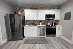 747 Harbor View Road photo 4