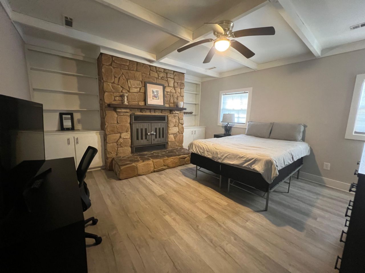 747 Harbor View Road Photo 5