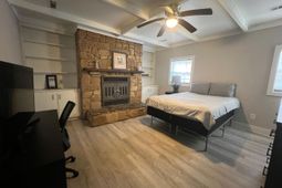 747 Harbor View Road photo 4