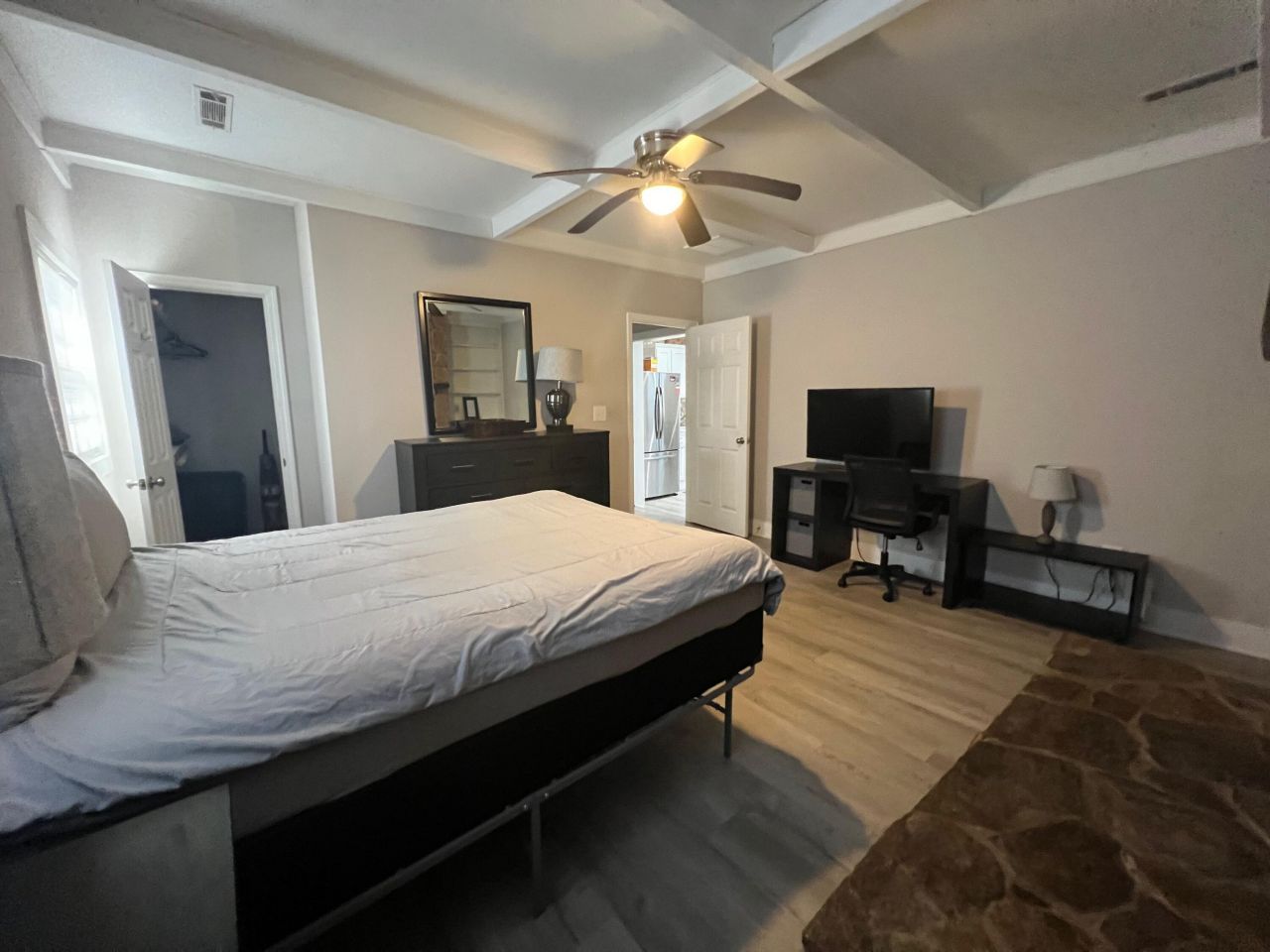 747 Harbor View Road Photo 6