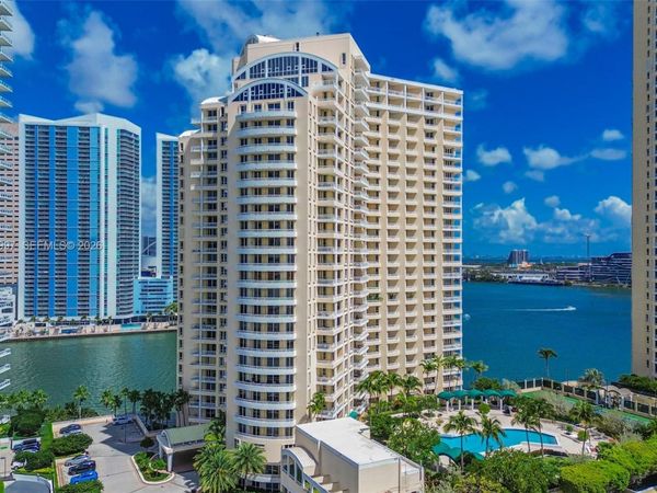 888 Brickell Key Dr , Unit 807, Miami, FL 33131