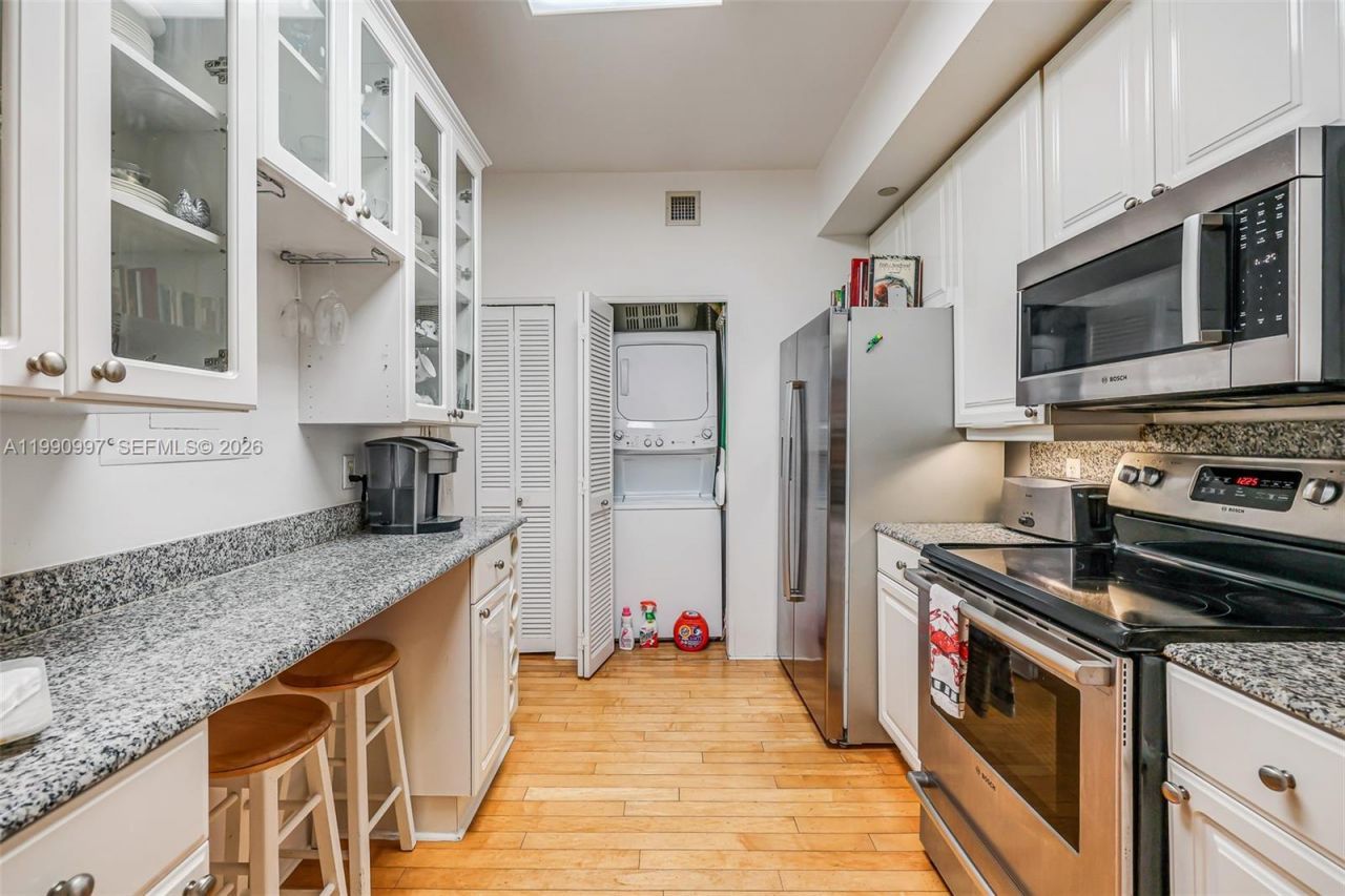 888 Brickell Key Dr , Unit 807, Miami, FL 33131 Photo