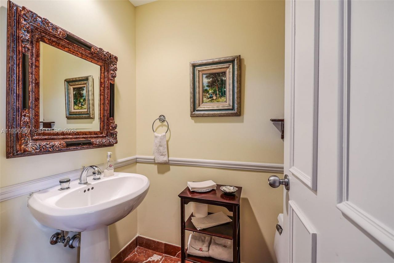 888 Brickell Key Dr , Unit 807, Miami, FL 33131 Photo