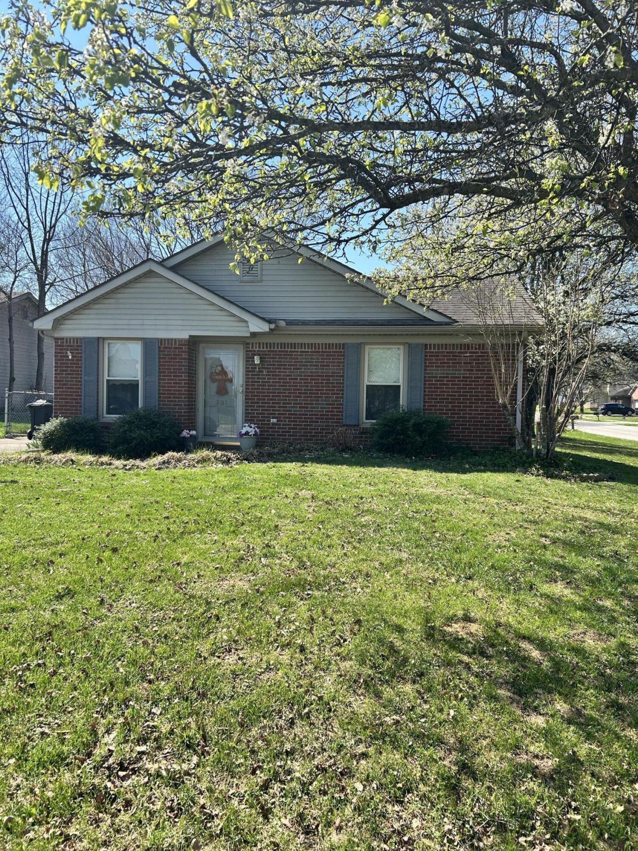 201 Turf Court, Frankfort, KY 40601 Main Photo