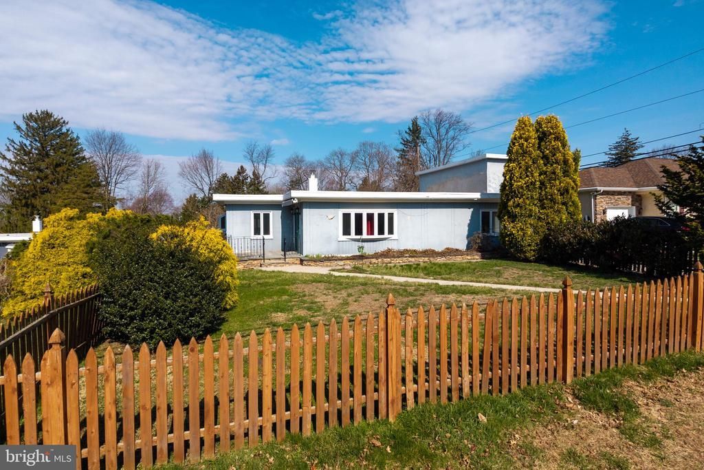 8101 DOUGLAS ROAD , GLENSIDE, PA 19038