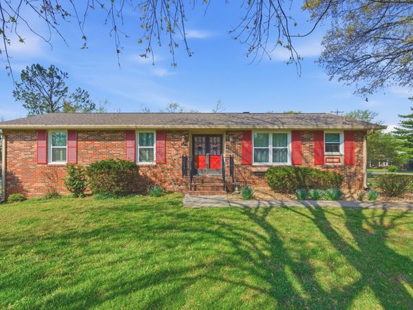 288 Indian Lake Rd, Hendersonville, TN 37075