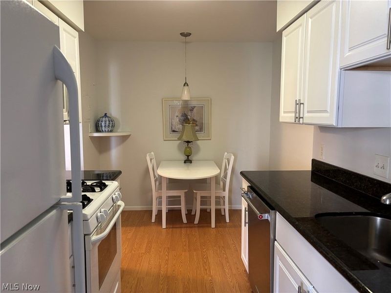 2112 Acacia Park Drive, Lyndhurst, OH 44124 Photo 23