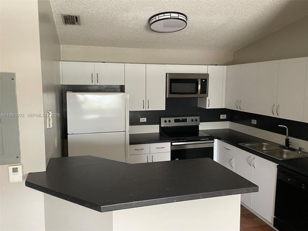 3650 N 56th Ave, Unit 519, Hollywood, FL 33021