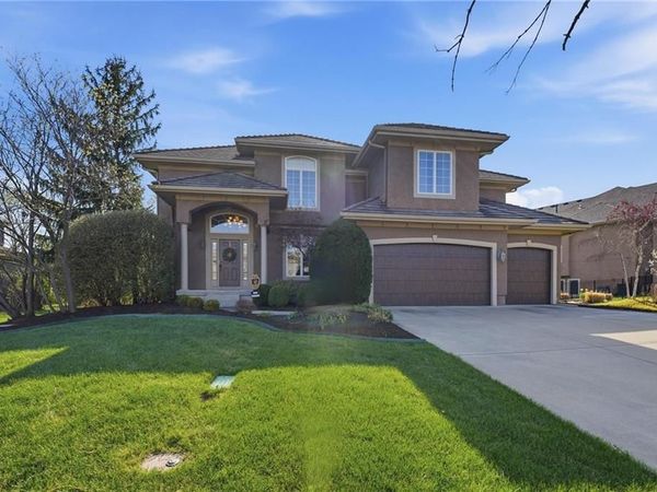 5201 W 164th Street, Overland Park, KS 66085