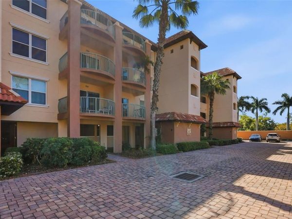 1695 PINELLAS BAYWAY S, Unit E4, TIERRA VERDE, FL 33715