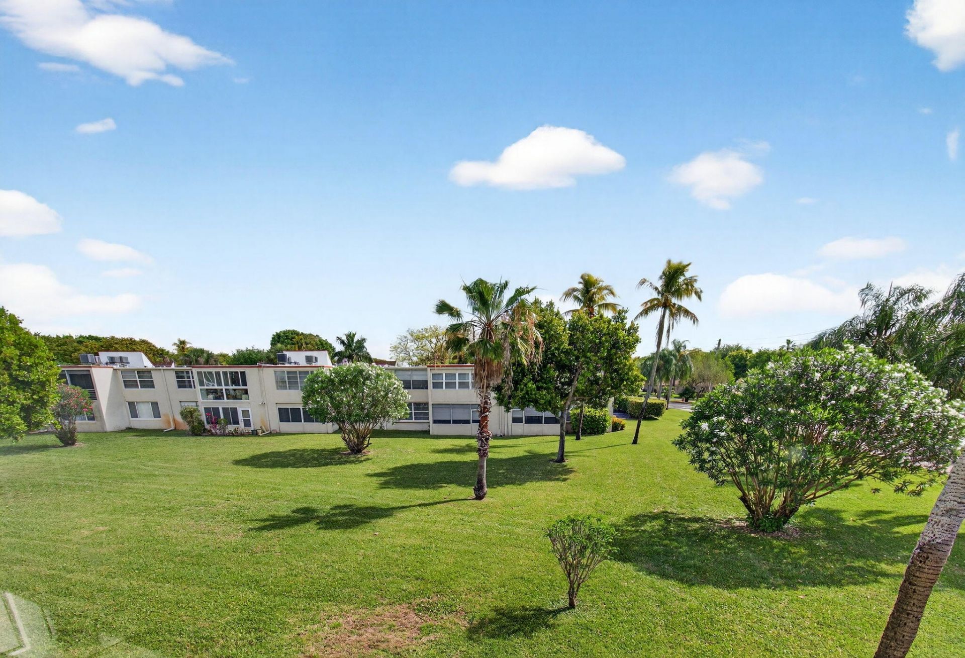 9 Willowbrook Lane, Unit 208, Delray Beach, FL 33446 Photo