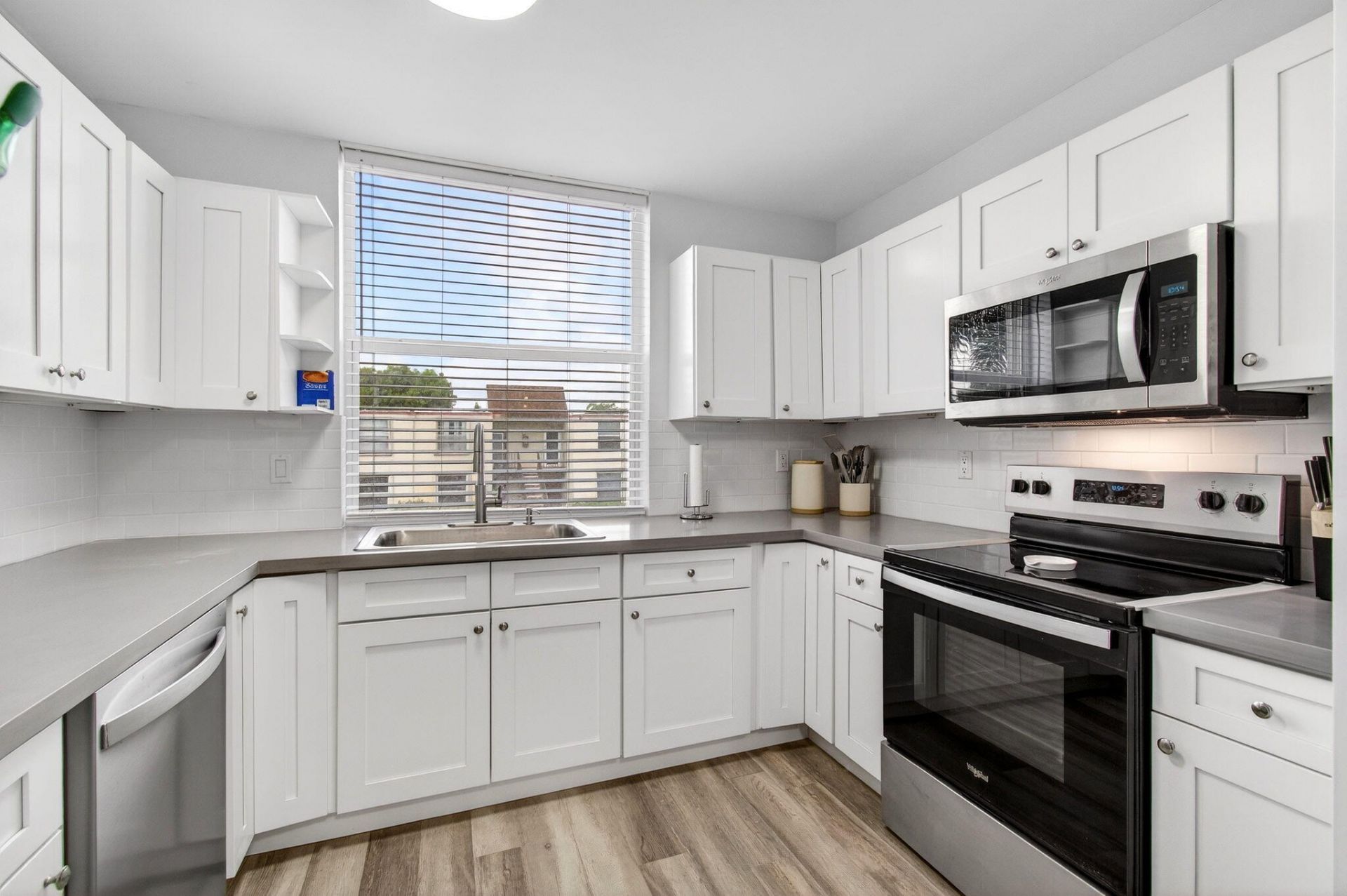 9 Willowbrook Lane, Unit 208, Delray Beach, FL 33446 Photo