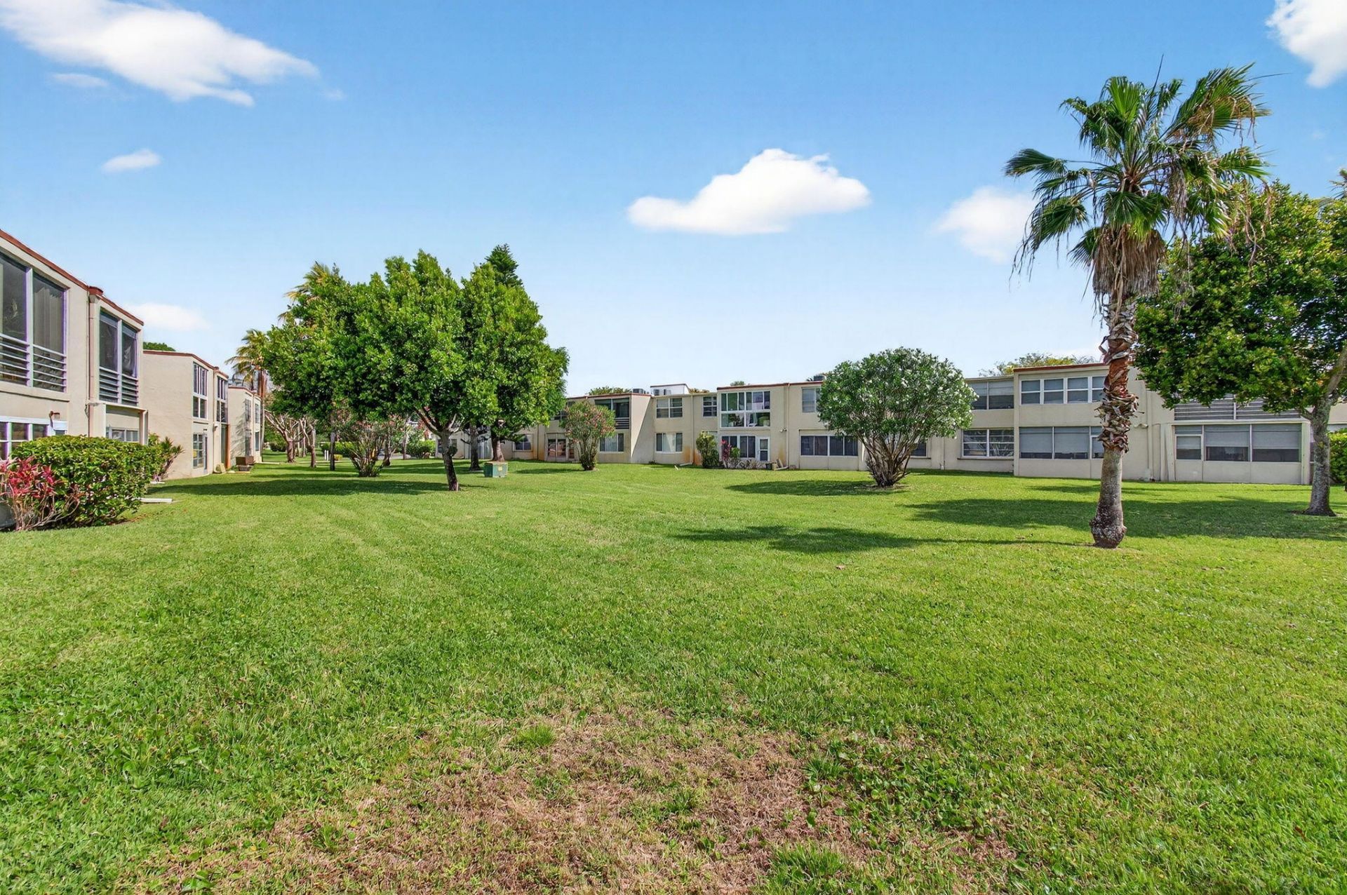 9 Willowbrook Lane, Unit 208, Delray Beach, FL 33446 Photo