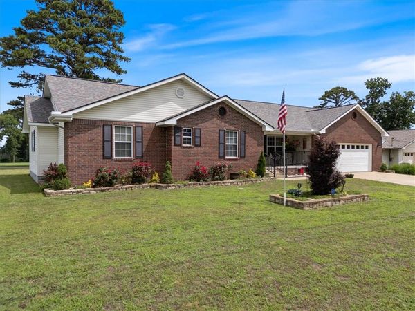 29 Indian Wells Drive, Holiday Island, AR 72631
