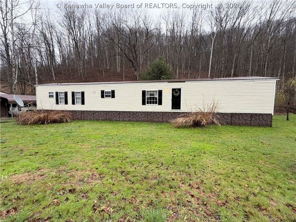 1638 Cottontree Road, Walton, WV 25286