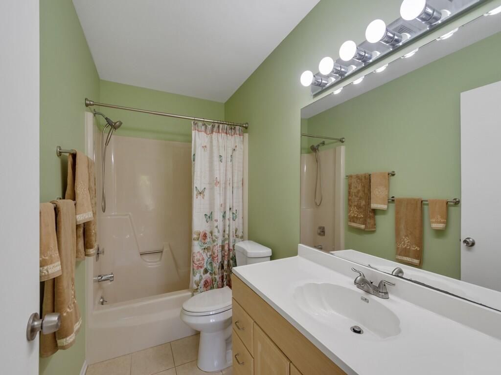 95 Spring Lake Drive, Unit 101, Vero Beach, FL 32962 Photo