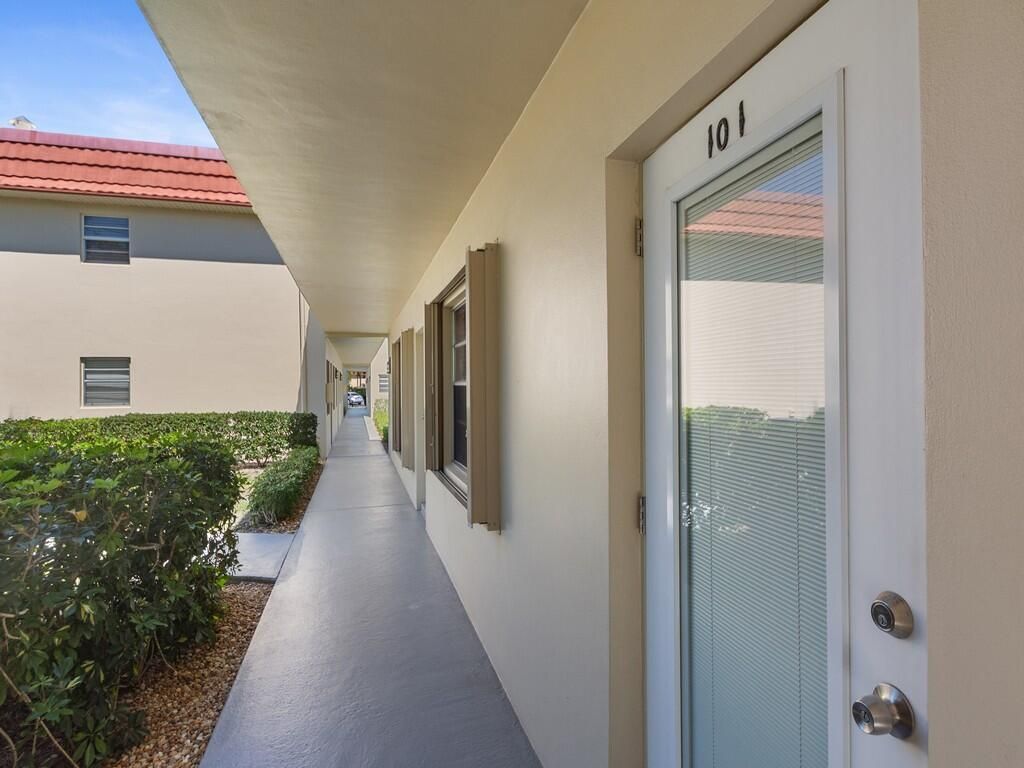95 Spring Lake Drive, Unit 101, Vero Beach, FL 32962 Photo