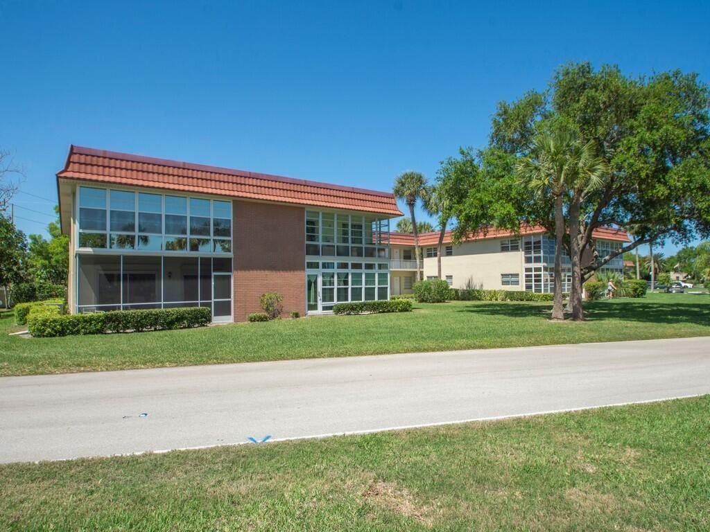 95 Spring Lake Drive, Unit 101, Vero Beach, FL 32962 Photo