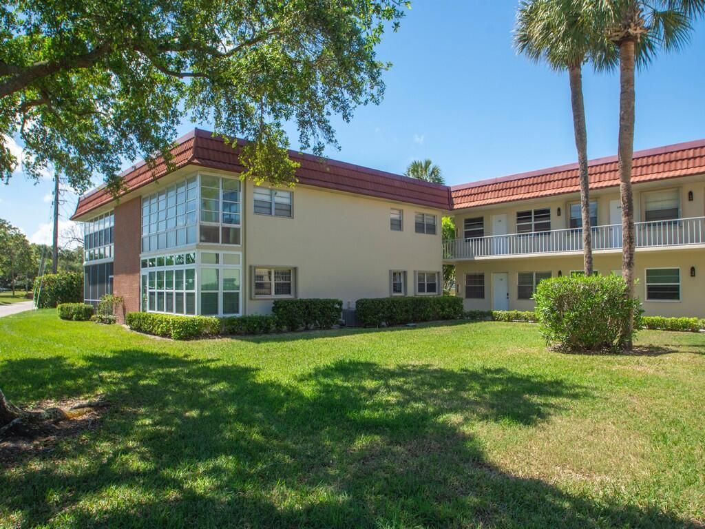 95 Spring Lake Drive, Unit 101, Vero Beach, FL 32962 Photo