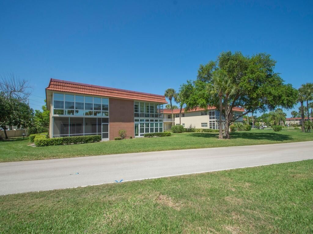 95 Spring Lake Drive, Unit 101, Vero Beach, FL 32962 Photo