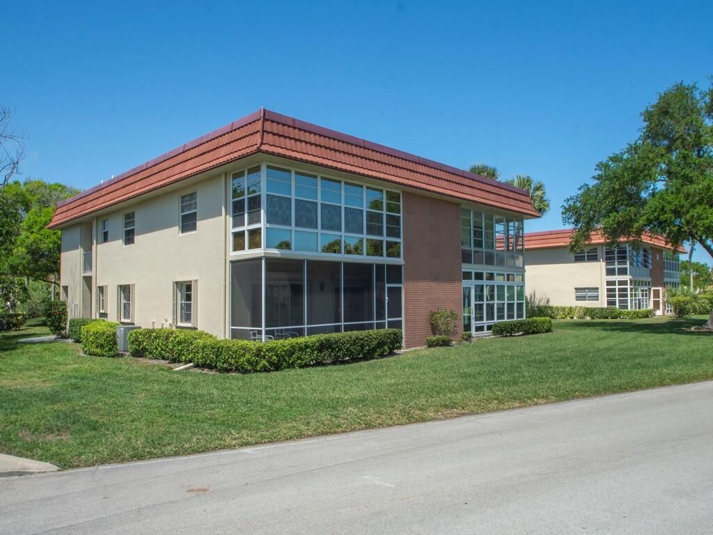 95 Spring Lake Drive, Unit 101, Vero Beach, FL 32962 Photo