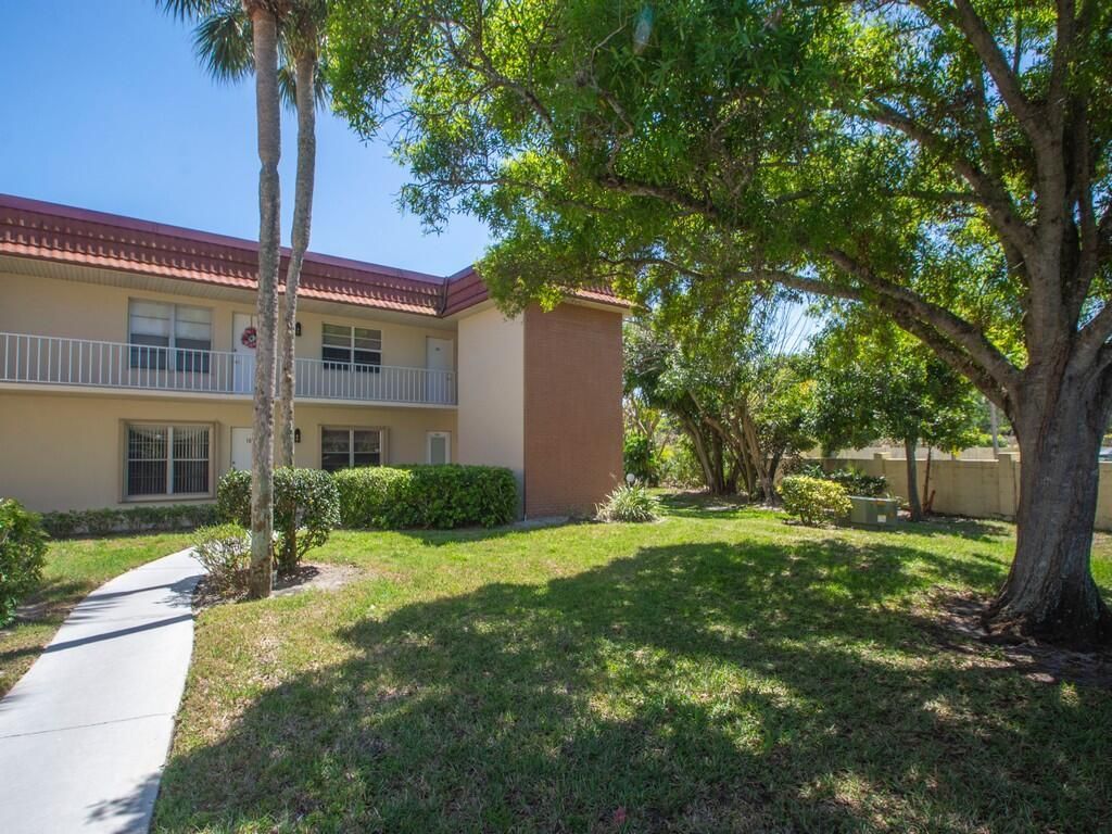 95 Spring Lake Drive, Unit 101, Vero Beach, FL 32962 Photo