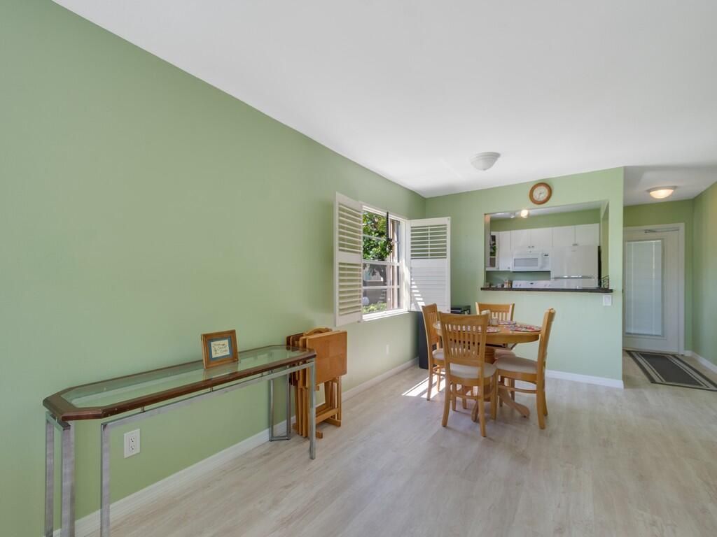 95 Spring Lake Drive, Unit 101, Vero Beach, FL 32962 Photo