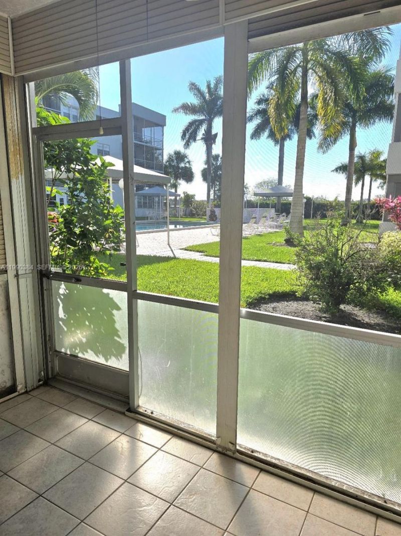 2998 E Sunrise Lakes Dr, Unit 111, Sunrise, FL 33322 Main Photo