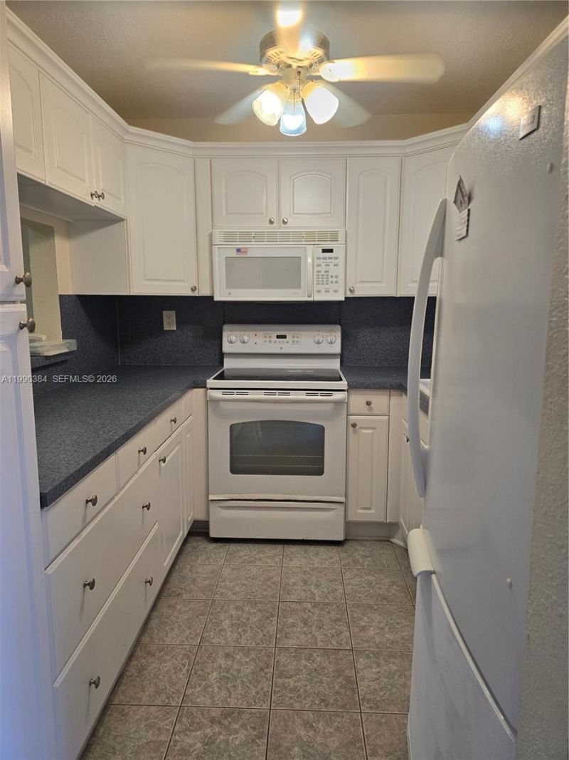 2998 E Sunrise Lakes Dr, Unit 111, Sunrise, FL 33322 Photo