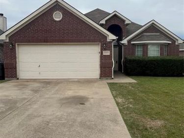1113 Manhassett Court, Fort Worth, TX 76140