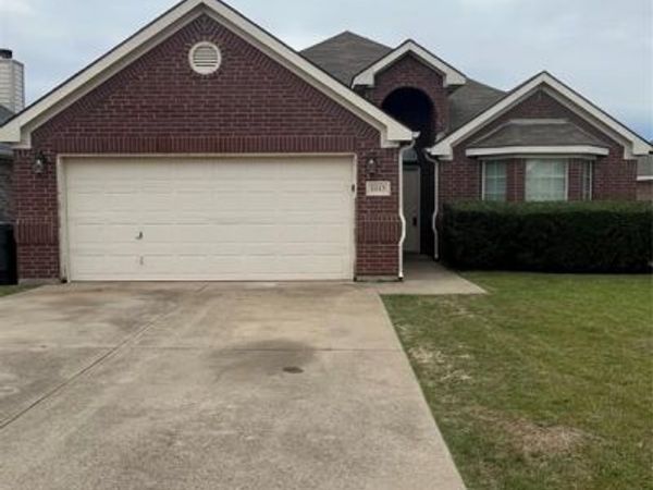 1113 Manhassett Court, Fort Worth, TX 76140