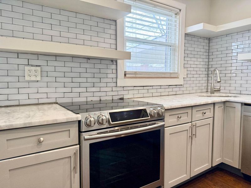 305 Danhurst Road, Columbus, OH 43228 Photo 12