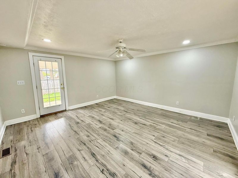 305 Danhurst Road, Columbus, OH 43228 Photo 14