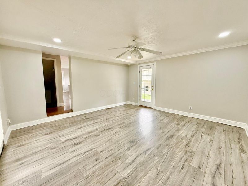 305 Danhurst Road, Columbus, OH 43228 Photo 17