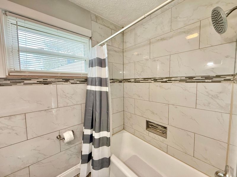 305 Danhurst Road, Columbus, OH 43228 Photo 22