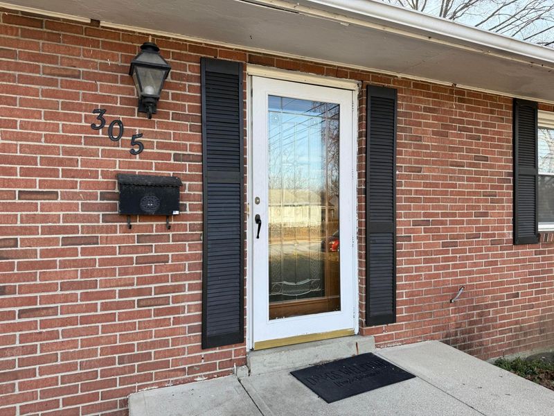 305 Danhurst Road, Columbus, OH 43228 Photo 5