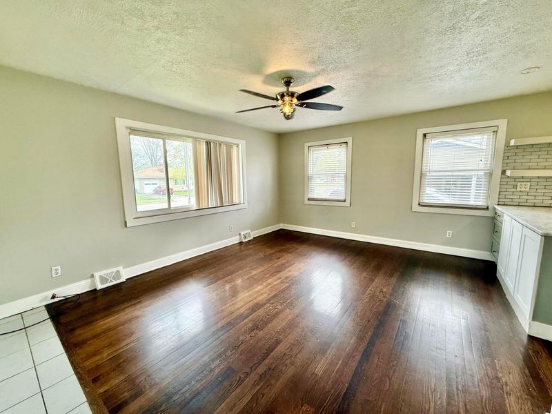 305 Danhurst Road, Columbus, OH 43228 Photo 8