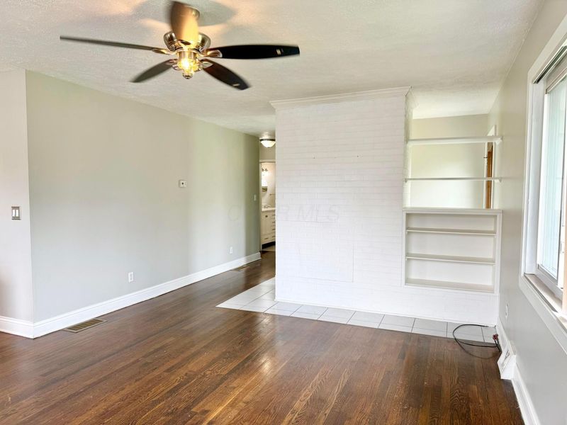 305 Danhurst Road, Columbus, OH 43228 Photo 9