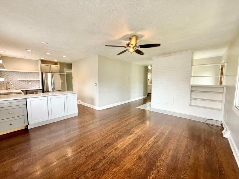 305 Danhurst Road, Columbus, OH 43228 Photo 9